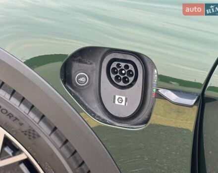 Зеленый Порше Taycan Cross Turismo, объемом двигателя 0 л и пробегом 7 тыс. км за 134262 $, фото 17 на Automoto.ua