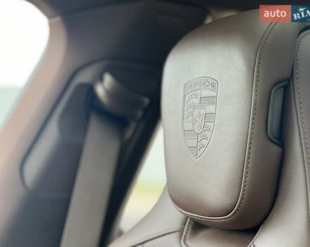 Зеленый Порше Taycan Cross Turismo, объемом двигателя 0 л и пробегом 7 тыс. км за 134262 $, фото 48 на Automoto.ua