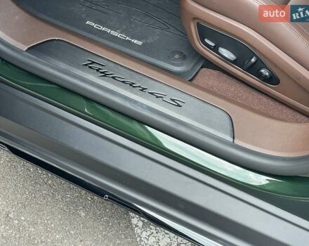 Зеленый Порше Taycan Cross Turismo, объемом двигателя 0 л и пробегом 7 тыс. км за 134262 $, фото 25 на Automoto.ua