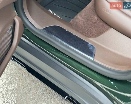 Зеленый Порше Taycan Cross Turismo, объемом двигателя 0 л и пробегом 7 тыс. км за 134262 $, фото 26 на Automoto.ua