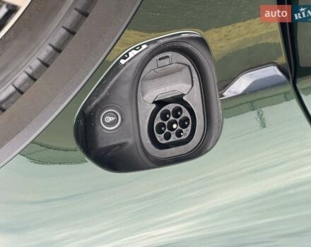 Зеленый Порше Taycan Cross Turismo, объемом двигателя 0 л и пробегом 7 тыс. км за 134262 $, фото 18 на Automoto.ua