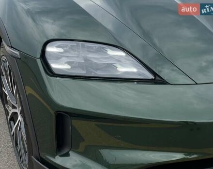 Зеленый Порше Taycan Cross Turismo, объемом двигателя 0 л и пробегом 7 тыс. км за 134262 $, фото 12 на Automoto.ua