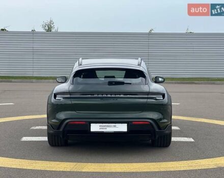 Зеленый Порше Taycan Cross Turismo, объемом двигателя 0 л и пробегом 7 тыс. км за 134262 $, фото 8 на Automoto.ua