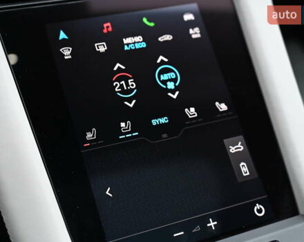 Красный Порше Taycan Sport Turismo, объемом двигателя 0 л и пробегом 34 тыс. км за 84067 $, фото 13 на Automoto.ua