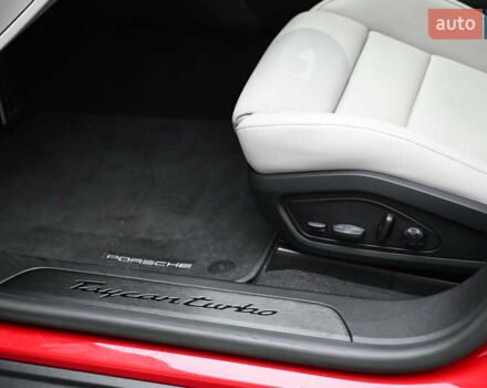 Красный Порше Taycan Sport Turismo, объемом двигателя 0 л и пробегом 34 тыс. км за 84067 $, фото 16 на Automoto.ua