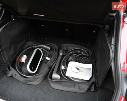 Красный Порше Taycan Sport Turismo, объемом двигателя 0 л и пробегом 34 тыс. км за 84067 $, фото 26 на Automoto.ua