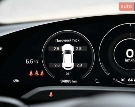 Красный Порше Taycan Sport Turismo, объемом двигателя 0 л и пробегом 34 тыс. км за 84067 $, фото 23 на Automoto.ua