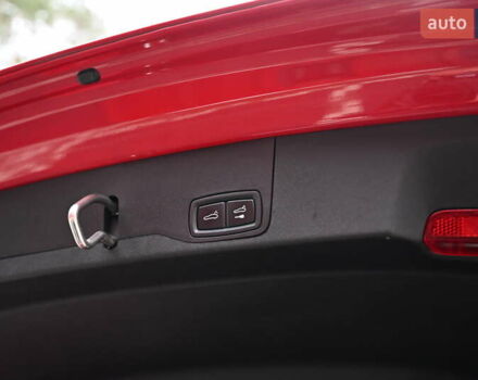 Красный Порше Taycan Sport Turismo, объемом двигателя 0 л и пробегом 34 тыс. км за 84067 $, фото 28 на Automoto.ua