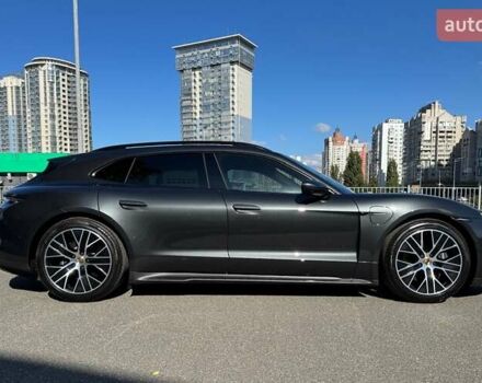 Серый Порше Taycan Sport Turismo, объемом двигателя 0 л и пробегом 15 тыс. км за 89000 $, фото 6 на Automoto.ua