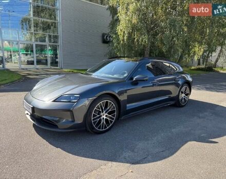 Серый Порше Taycan Sport Turismo, объемом двигателя 0 л и пробегом 15 тыс. км за 89000 $, фото 22 на Automoto.ua