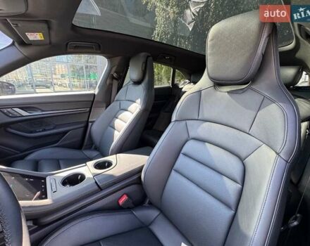 Серый Порше Taycan Sport Turismo, объемом двигателя 0 л и пробегом 15 тыс. км за 89000 $, фото 30 на Automoto.ua