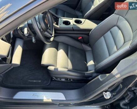 Серый Порше Taycan Sport Turismo, объемом двигателя 0 л и пробегом 15 тыс. км за 89000 $, фото 28 на Automoto.ua