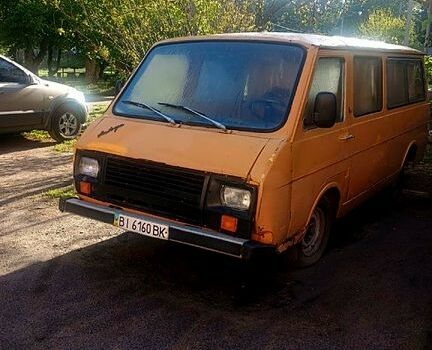 Желтый РАФ 2203, объемом двигателя 2.4 л и пробегом 100 тыс. км за 1100 $, фото 1 на Automoto.ua