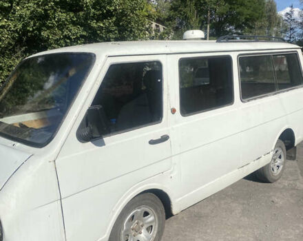 Белый РАФ 2915, объемом двигателя 2.4 л и пробегом 120 тыс. км за 1500 $, фото 1 на Automoto.ua
