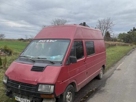 Красный Рено 10, объемом двигателя 10 л и пробегом 3 тыс. км за 600 $, фото 1 на Automoto.ua