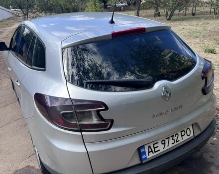 Сірий Рено 10, об'ємом двигуна 1.5 л та пробігом 215 тис. км за 6542 $, фото 2 на Automoto.ua