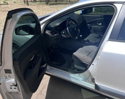 Сірий Рено 10, об'ємом двигуна 1.5 л та пробігом 215 тис. км за 6542 $, фото 7 на Automoto.ua