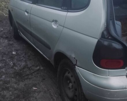 Зеленый Рено 10, объемом двигателя 1.9 л и пробегом 250 тыс. км за 952 $, фото 10 на Automoto.ua