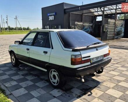 Белый Рено 11, объемом двигателя 1.7 л и пробегом 344 тыс. км за 1050 $, фото 4 на Automoto.ua