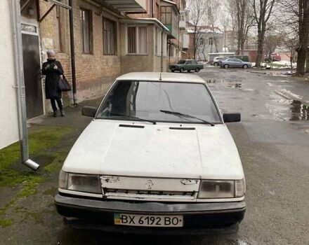Белый Рено 11, объемом двигателя 1.7 л и пробегом 200 тыс. км за 800 $, фото 1 на Automoto.ua