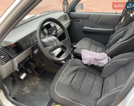 Білий Рено 11, об'ємом двигуна 1.39 л та пробігом 260 тис. км за 1100 $, фото 5 на Automoto.ua