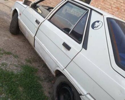 Белый Рено 11, объемом двигателя 1.4 л и пробегом 231 тыс. км за 700 $, фото 5 на Automoto.ua