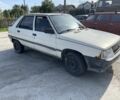 Белый Рено 11, объемом двигателя 1.7 л и пробегом 255 тыс. км за 250 $, фото 2 на Automoto.ua