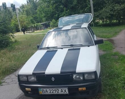Белый Рено 11, объемом двигателя 0 л и пробегом 388 тыс. км за 550 $, фото 1 на Automoto.ua