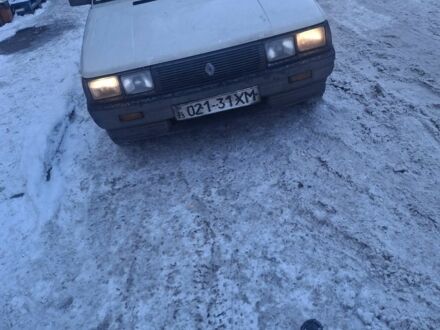 Белый Рено 11, объемом двигателя 1.4 л и пробегом 396 тыс. км за 1150 $, фото 1 на Automoto.ua