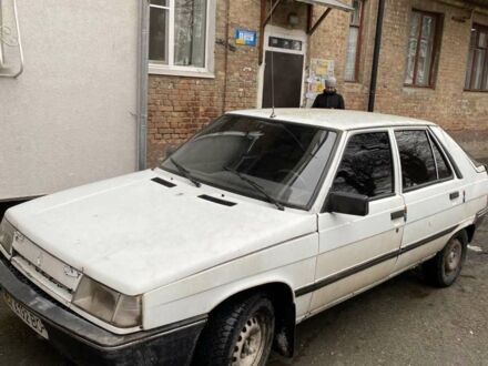 Білий Рено 11, об'ємом двигуна 1.7 л та пробігом 200 тис. км за 800 $, фото 1 на Automoto.ua