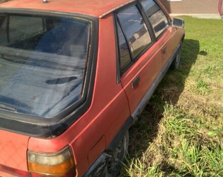 Красный Рено 11, объемом двигателя 1.7 л и пробегом 280 тыс. км за 350 $, фото 2 на Automoto.ua