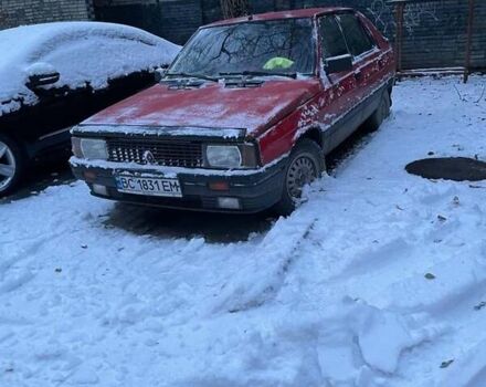 Красный Рено 11, объемом двигателя 1.8 л и пробегом 135 тыс. км за 600 $, фото 4 на Automoto.ua