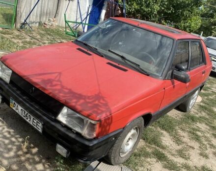 Красный Рено 11, объемом двигателя 1.6 л и пробегом 2 тыс. км за 967 $, фото 4 на Automoto.ua