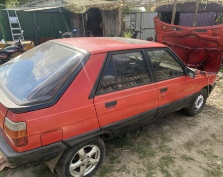 Красный Рено 11, объемом двигателя 1.6 л и пробегом 2 тыс. км за 967 $, фото 2 на Automoto.ua