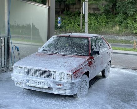 Красный Рено 11, объемом двигателя 1.8 л и пробегом 135 тыс. км за 600 $, фото 1 на Automoto.ua