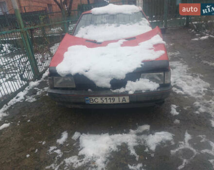 Красный Рено 11, объемом двигателя 1.4 л и пробегом 231 тыс. км за 300 $, фото 4 на Automoto.ua