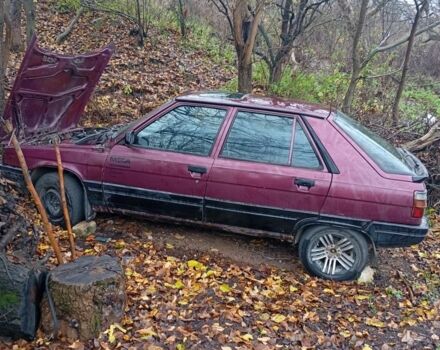 Красный Рено 11, объемом двигателя 0 л и пробегом 800 тыс. км за 357 $, фото 1 на Automoto.ua