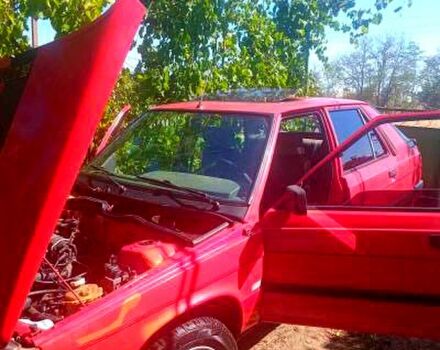 Красный Рено 11, объемом двигателя 1.6 л и пробегом 264 тыс. км за 1000 $, фото 1 на Automoto.ua