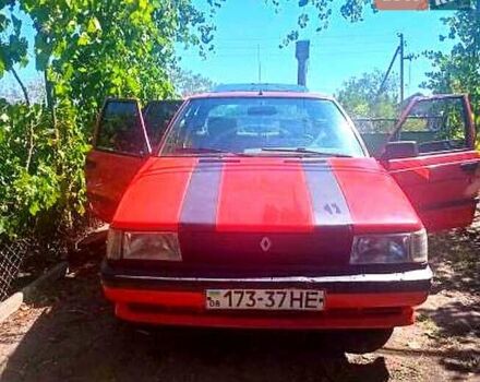 Красный Рено 11, объемом двигателя 1.6 л и пробегом 264 тыс. км за 1000 $, фото 1 на Automoto.ua