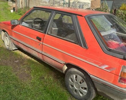 Красный Рено 11, объемом двигателя 1.4 л и пробегом 200 тыс. км за 288 $, фото 2 на Automoto.ua