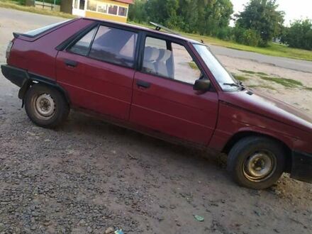 Рено 11 1986 в Драбове на Automoto.ua Красный Рено 11, объемом двигателя 1.4 л и пробегом 890 тыс. км за 700 $, фото 1 на Automoto.ua