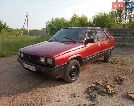 Красный Рено 11, объемом двигателя 1.6 л и пробегом 258 тыс. км за 800 $, фото 1 на Automoto.ua