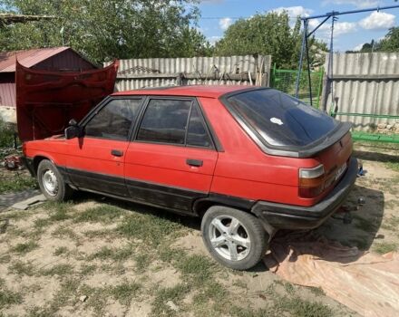Красный Рено 11, объемом двигателя 1.6 л и пробегом 2 тыс. км за 40000 $, фото 1 на Automoto.ua