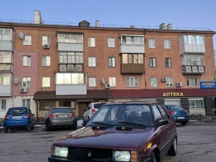 Красный Рено 11, объемом двигателя 1.6 л и пробегом 555 тыс. км за 1300 $, фото 1 на Automoto.ua