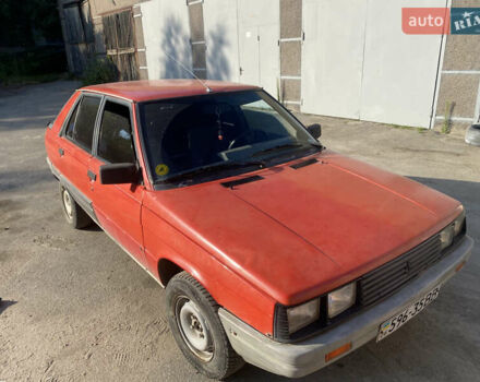 Красный Рено 11, объемом двигателя 1.4 л и пробегом 333 тыс. км за 400 $, фото 1 на Automoto.ua
