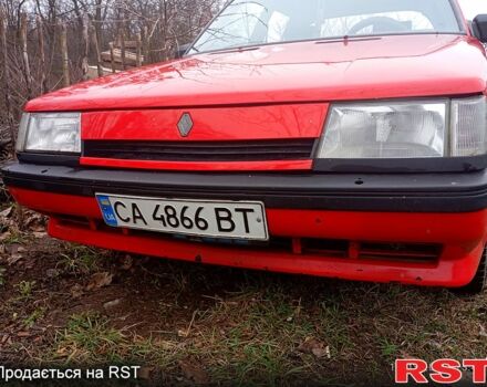 Красный Рено 11, объемом двигателя 1.7 л и пробегом 300 тыс. км за 1250 $, фото 1 на Automoto.ua