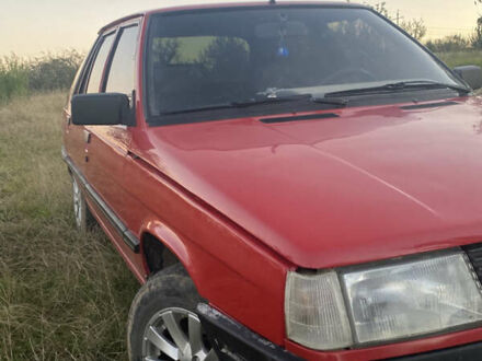 Красный Рено 11, объемом двигателя 0 л и пробегом 125 тыс. км за 950 $, фото 1 на Automoto.ua