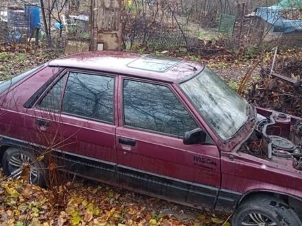 Красный Рено 11, объемом двигателя 0 л и пробегом 800 тыс. км за 357 $, фото 1 на Automoto.ua