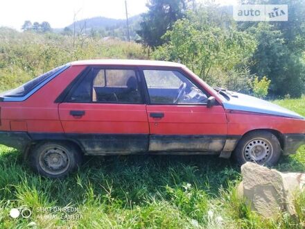 Рено 11 1989 у Сколе на Automoto.ua Червоний Рено 11, об'ємом двигуна 1.6 л та пробігом 100 тис. км за 550 $, фото 1 на Automoto.ua