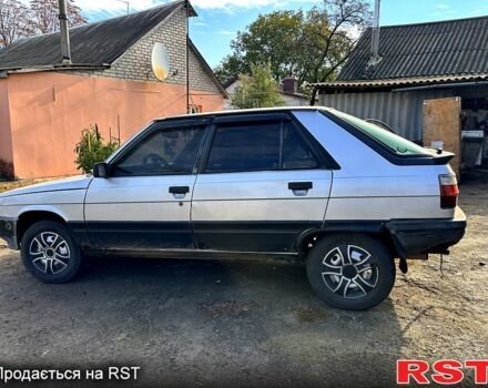 Серый Рено 11, объемом двигателя 17 л и пробегом 267 тыс. км за 800 $, фото 4 на Automoto.ua